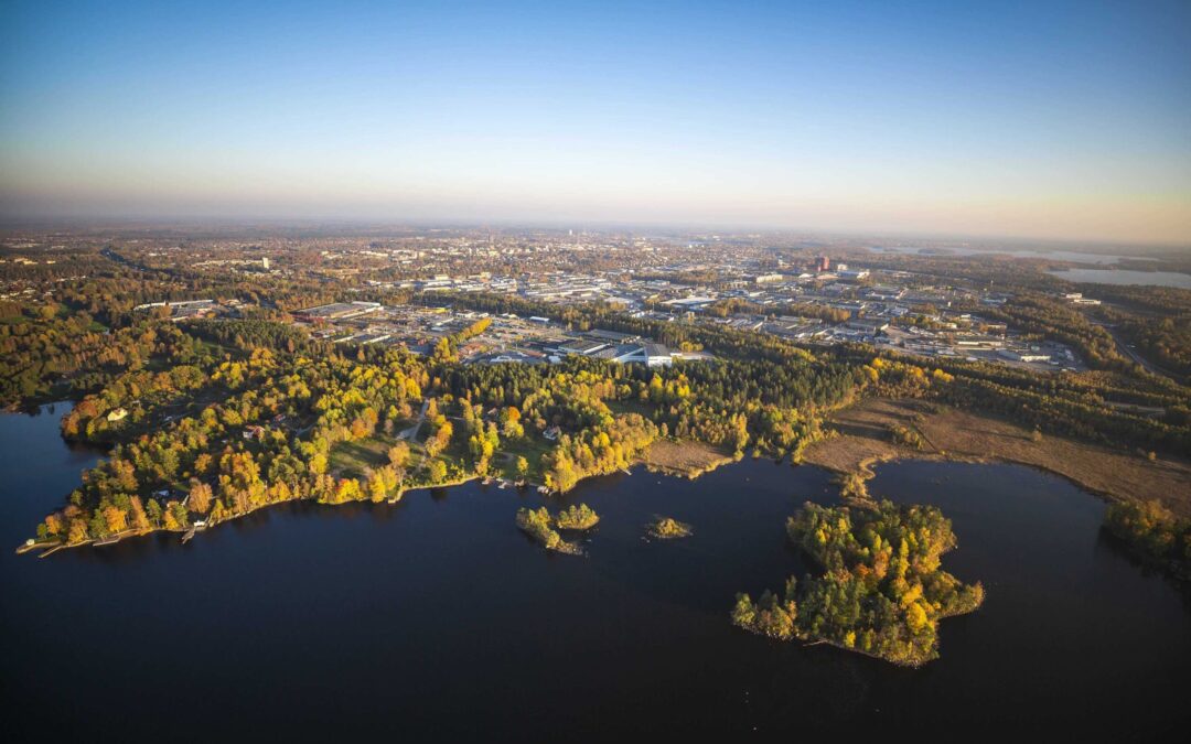 Rinnovabili, bioedilizia e mobilità dolce: Växjö, la città più green d’Europa