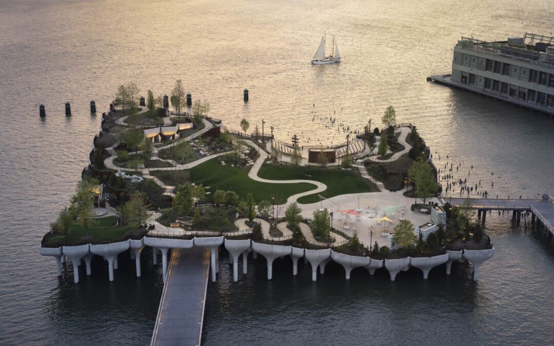 Little Island, la nuova «oasi galleggiante» di New York